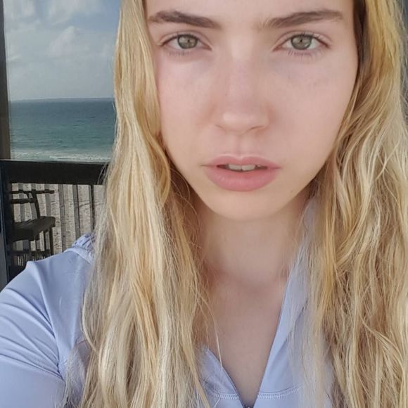 Meet your Posher, Olivia - Picture 1 of 1